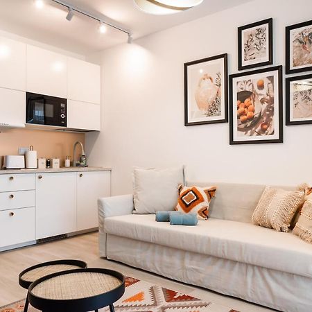 Wola Cosy White Apartment Warschau Buitenkant foto