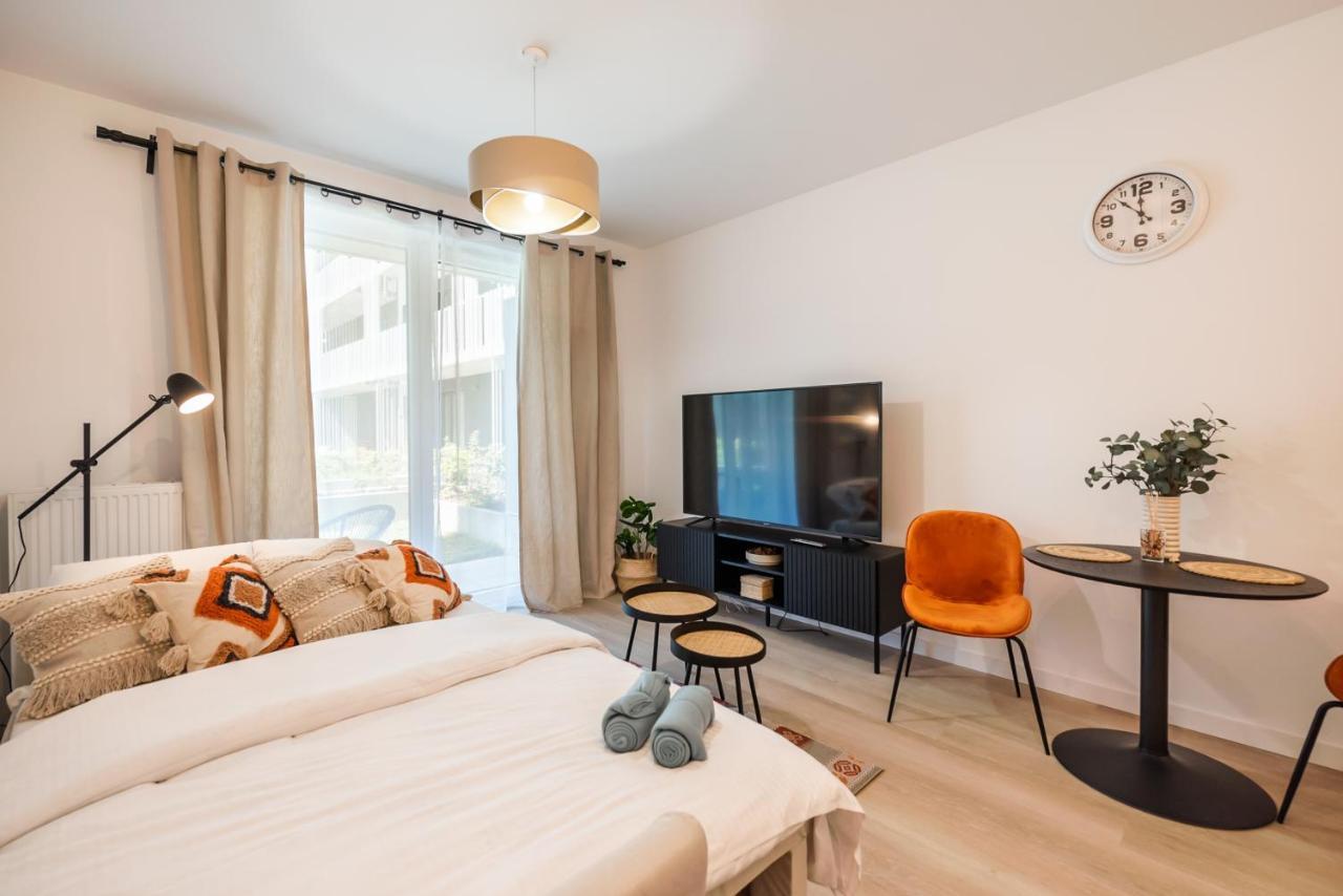 Wola Cosy White Apartment Warschau Buitenkant foto