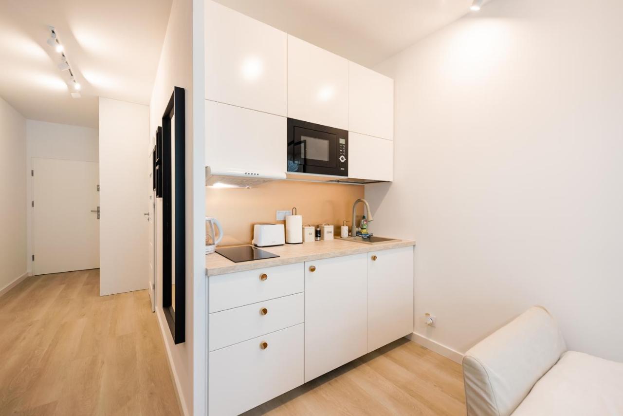 Wola Cosy White Apartment Warschau Buitenkant foto